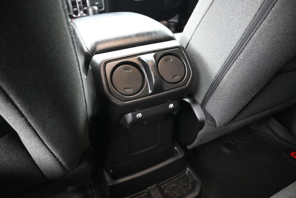 Used 2024 Jeep Wrangler Unlimited AWD/4WD image 19