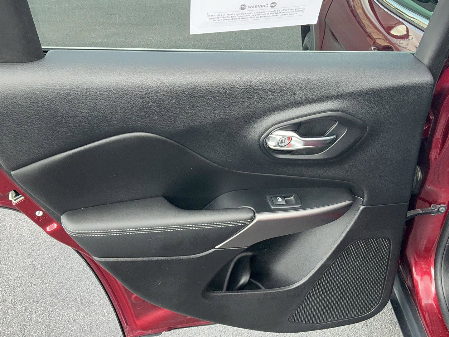 Used 2019 Jeep Cherokee Limited image 23