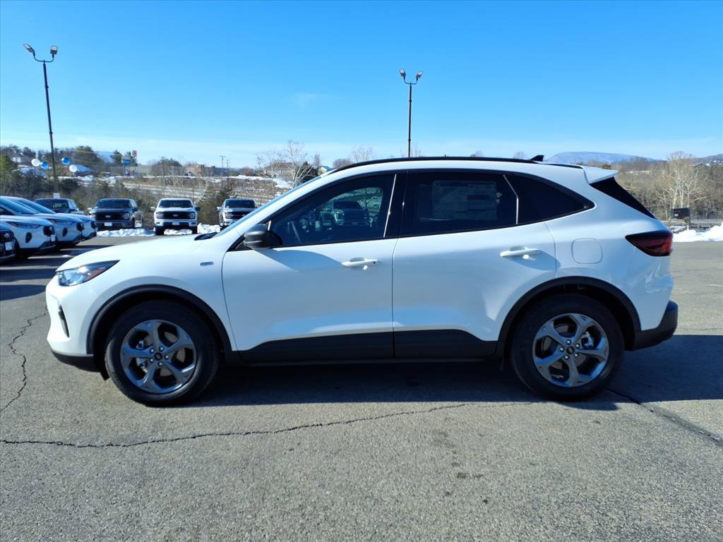 Used 2025 Ford Escape ST-Line w/ Equipment Group 301A image 2