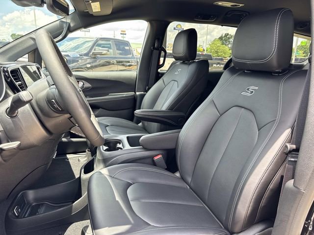 New 2026 Chrysler Pacifica Select w/ S Appearance Package FWD image 18