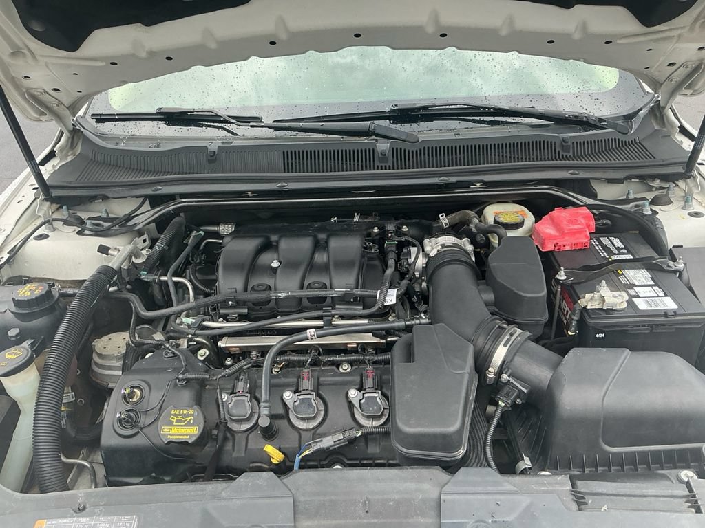 Used 2013 Ford Taurus Limited FWD image 25