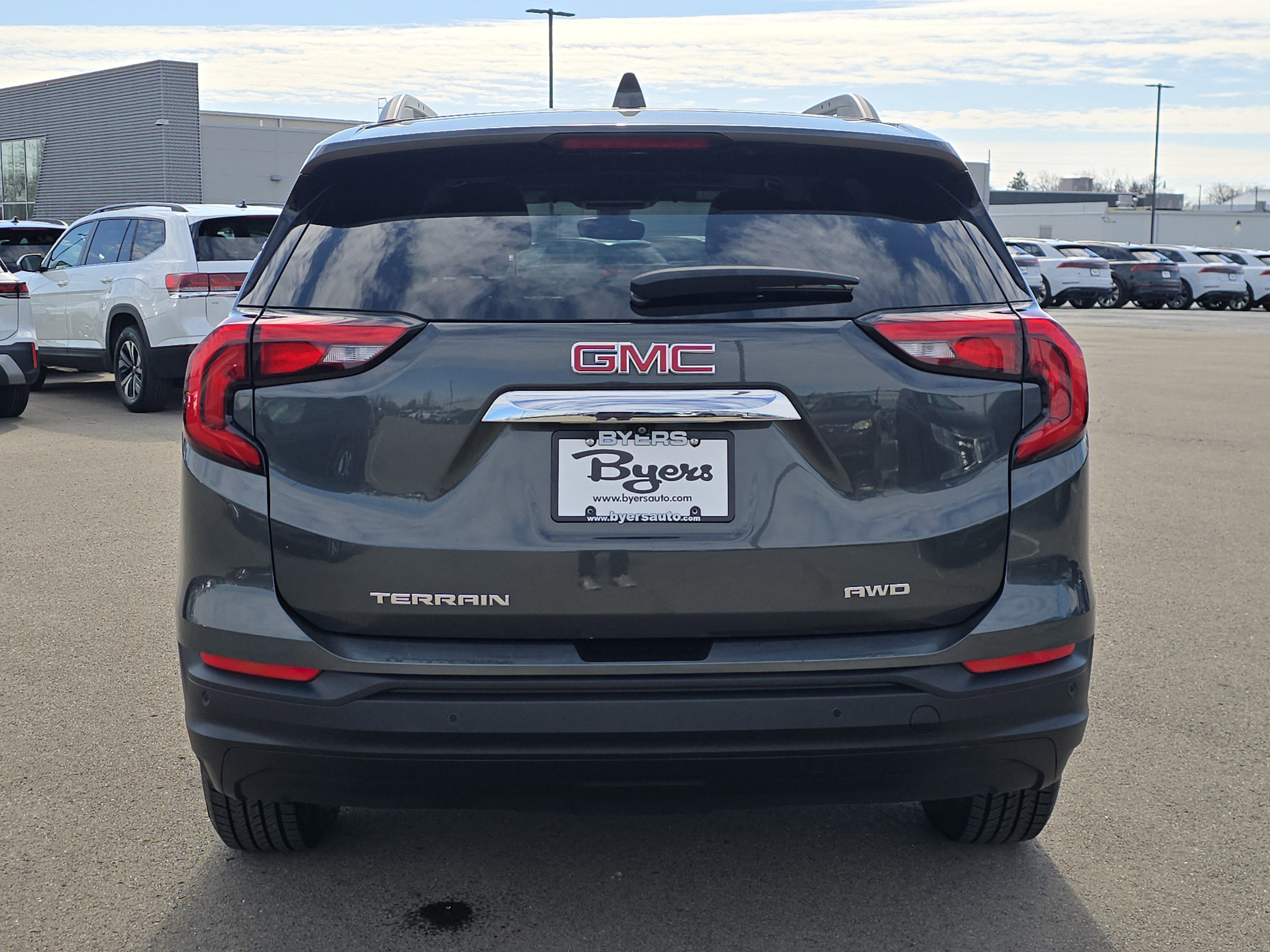 Used 2021 GMC Terrain SLE w/ Driver Convenience Package image 6