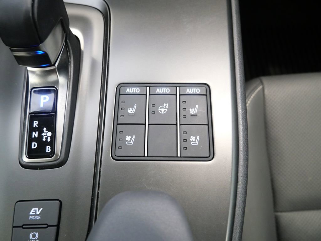 Certified 2025 Lexus UX 300h AWD w/ Accessory Package (Z1) image 29