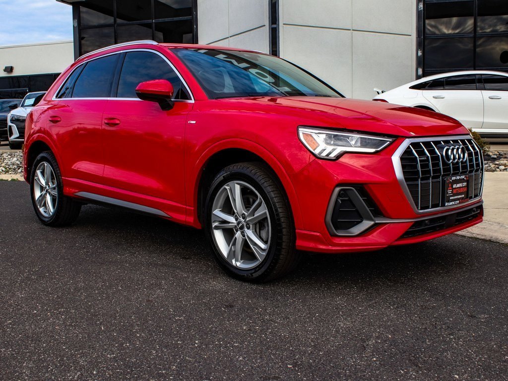 Used 2020 Audi Q3 2.0T Premium Plus w/ Premium Plus Package image 3