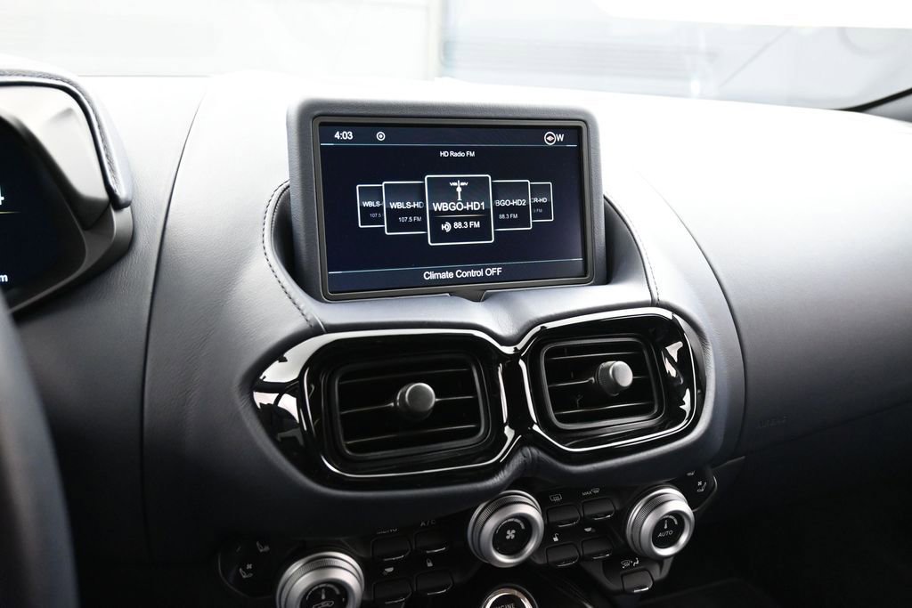 Used 2021 Aston Martin V8 Vantage Roadster RWD image 19