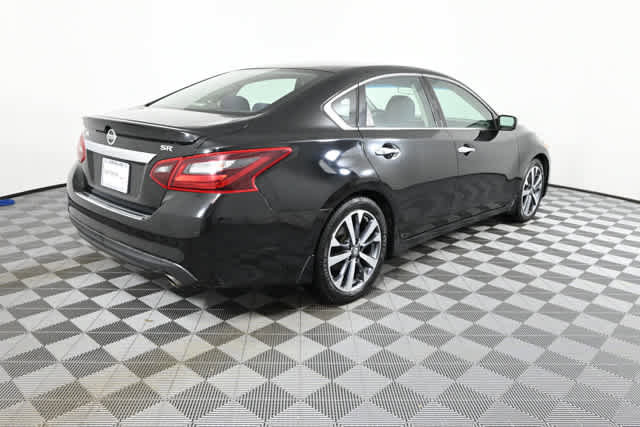 Used 2017 Nissan Altima 2.5 SR FWD image 6