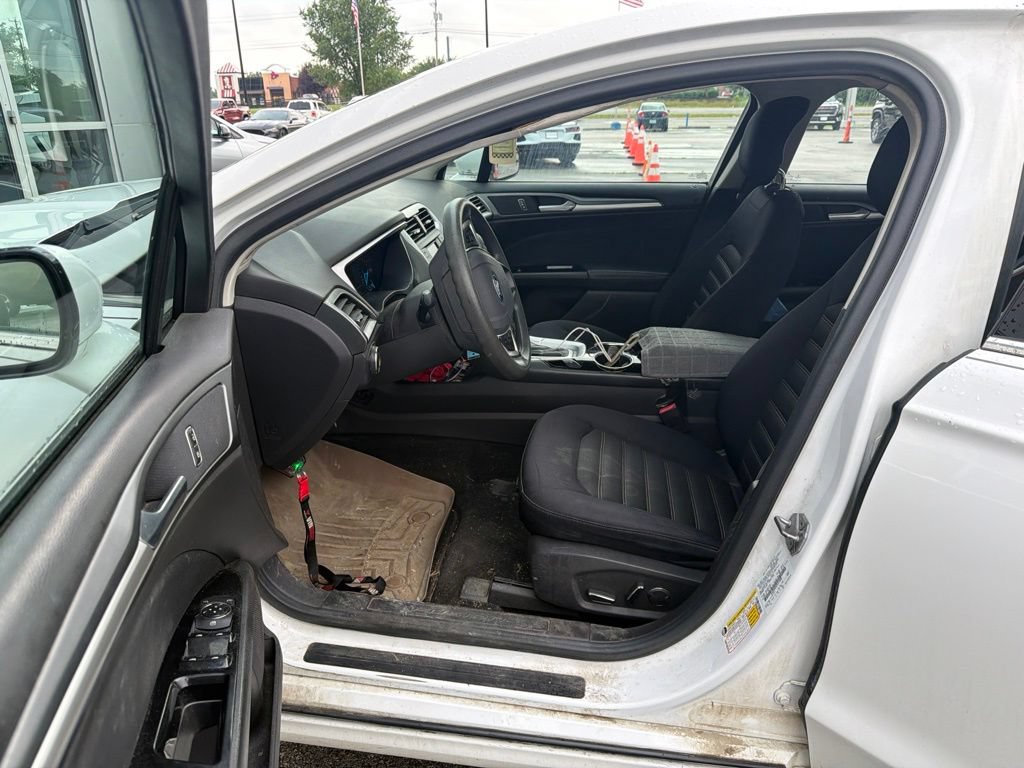 Used 2014 Ford Fusion SE FWD image 6