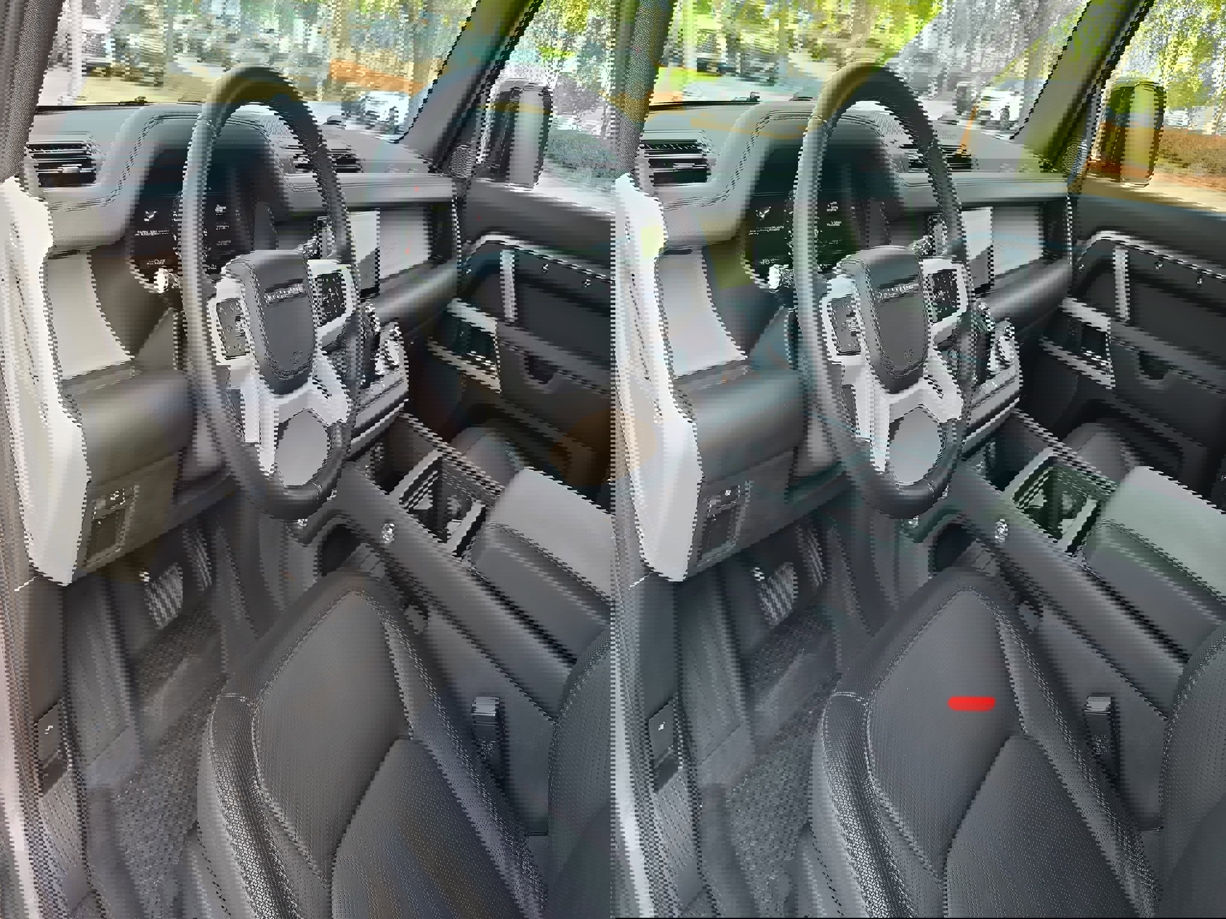 Certified 2024 Land Rover Defender 110 X-Dynamic SE image 15