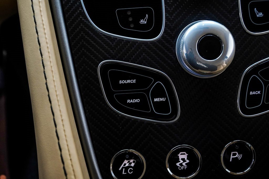 Used 2017 Aston Martin Vanquish Coupe image 27