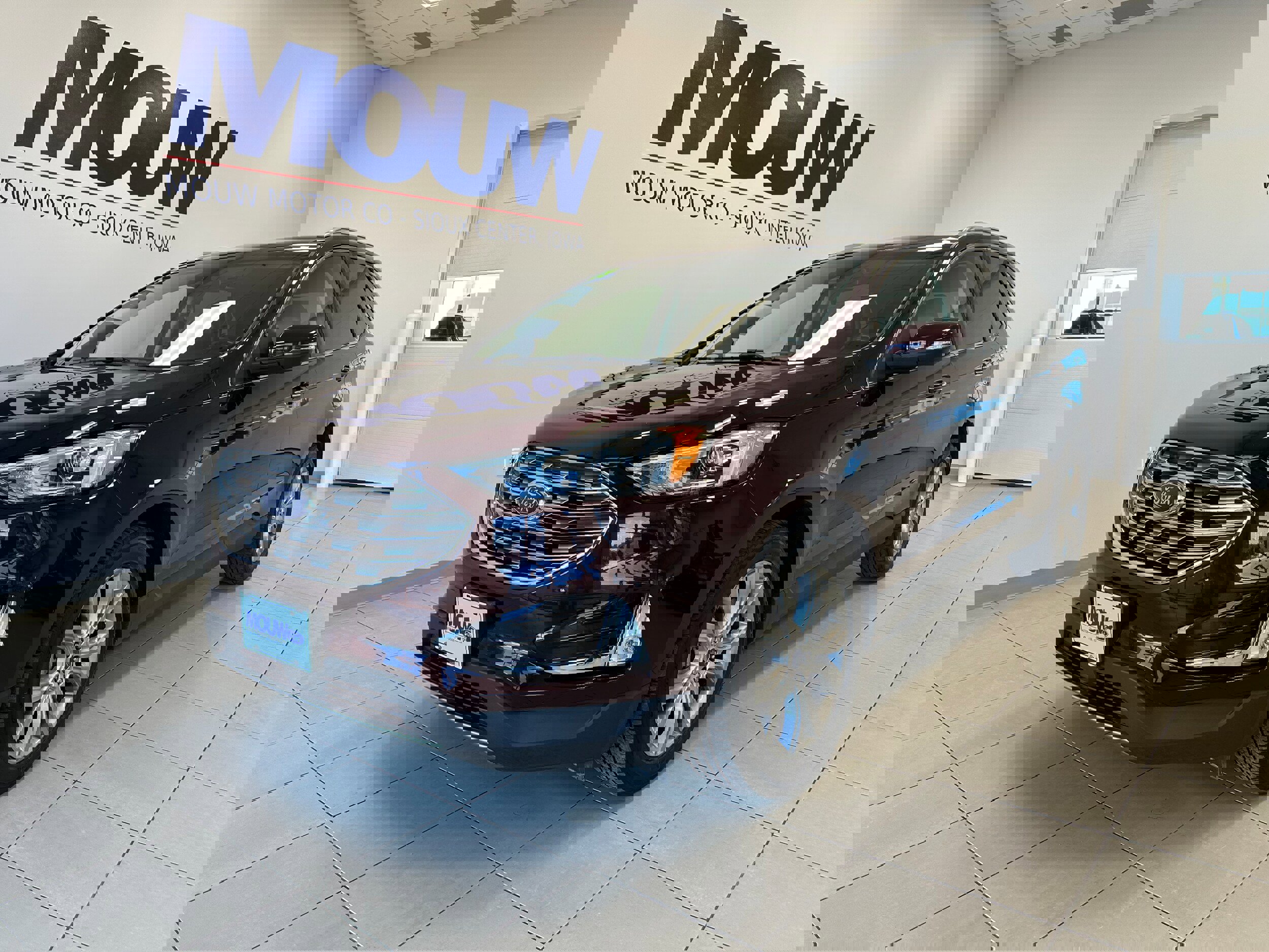 Used 2019 Ford Edge Titanium w/ Cold Weather Package image 2