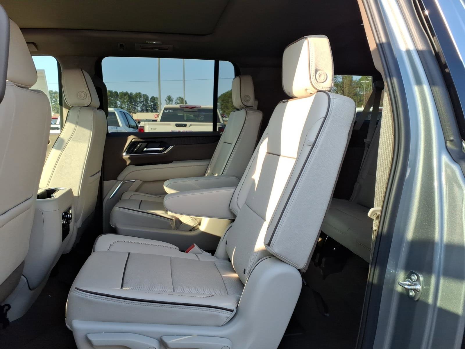 New 2026 GMC Yukon XL Denali w/ Sun & Power Step Package image 23