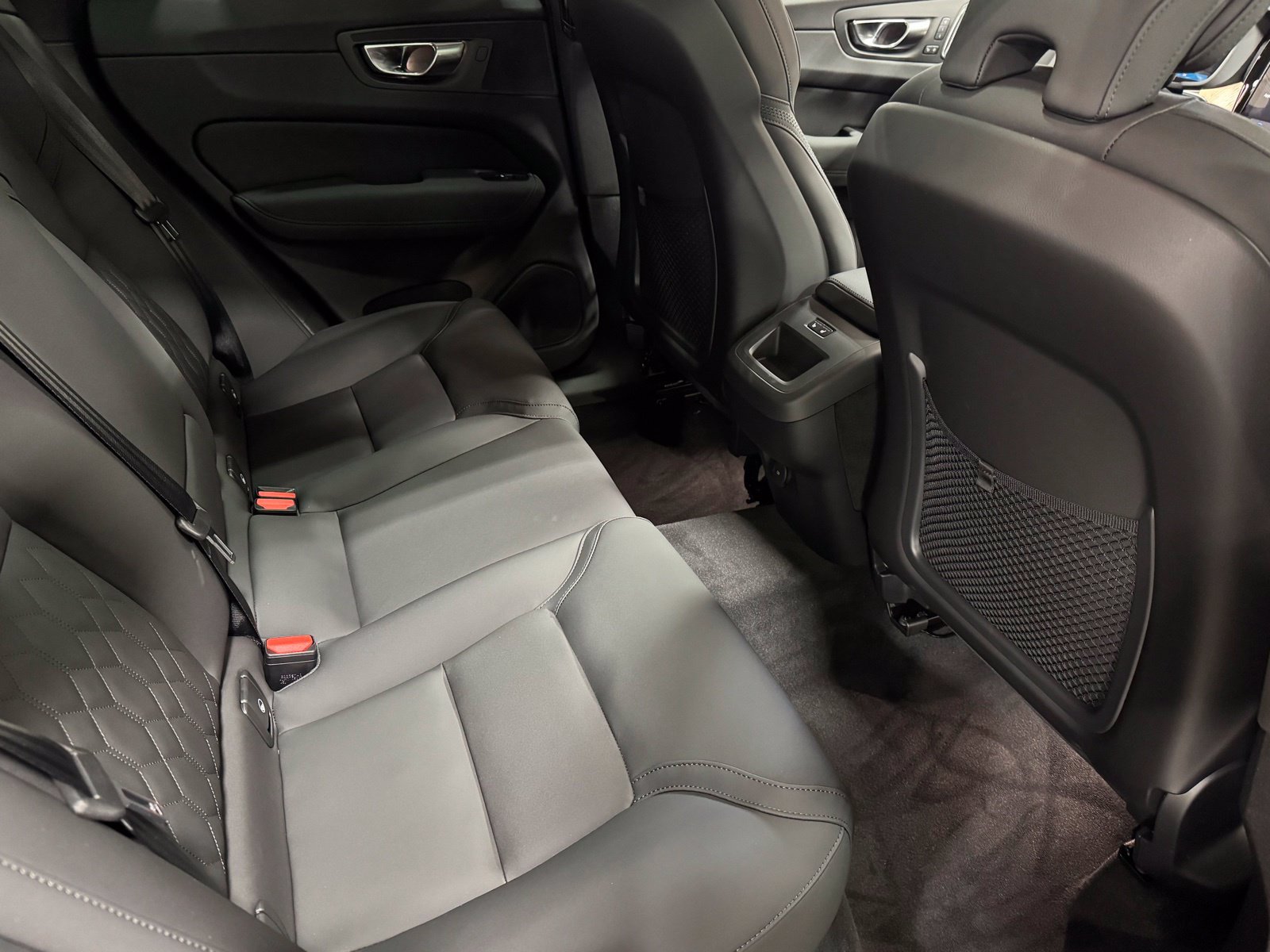 New 2026 Volvo XC60 B5 Plus w/ Protection Package Premier AWD/4WD image 41