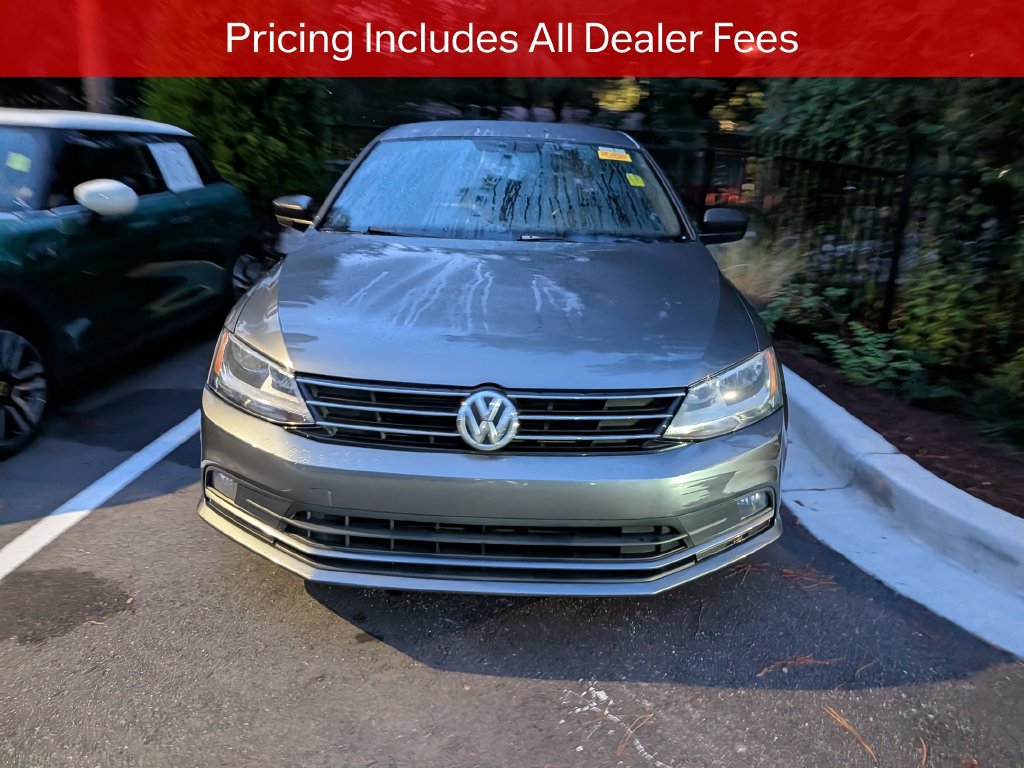 Used 2015 Volkswagen Jetta Sport FWD image 2