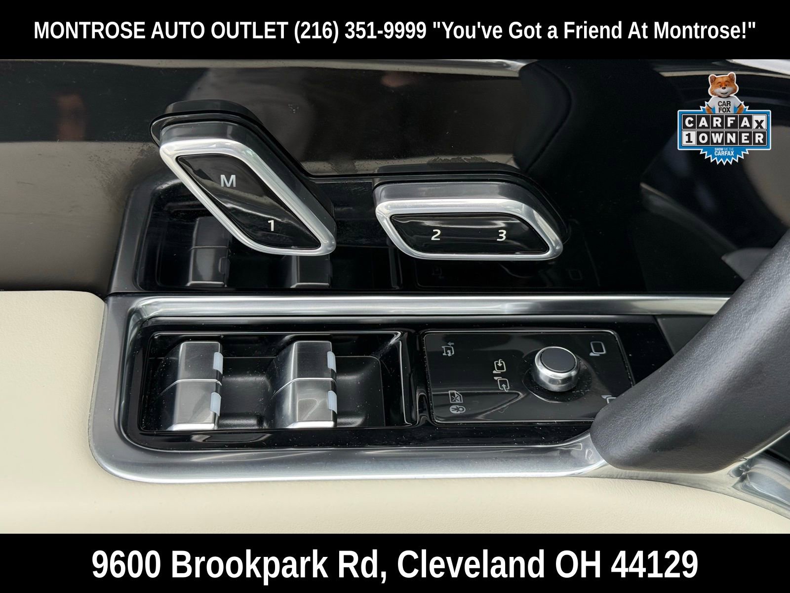 Used 2025 Land Rover Range Rover SE image 14