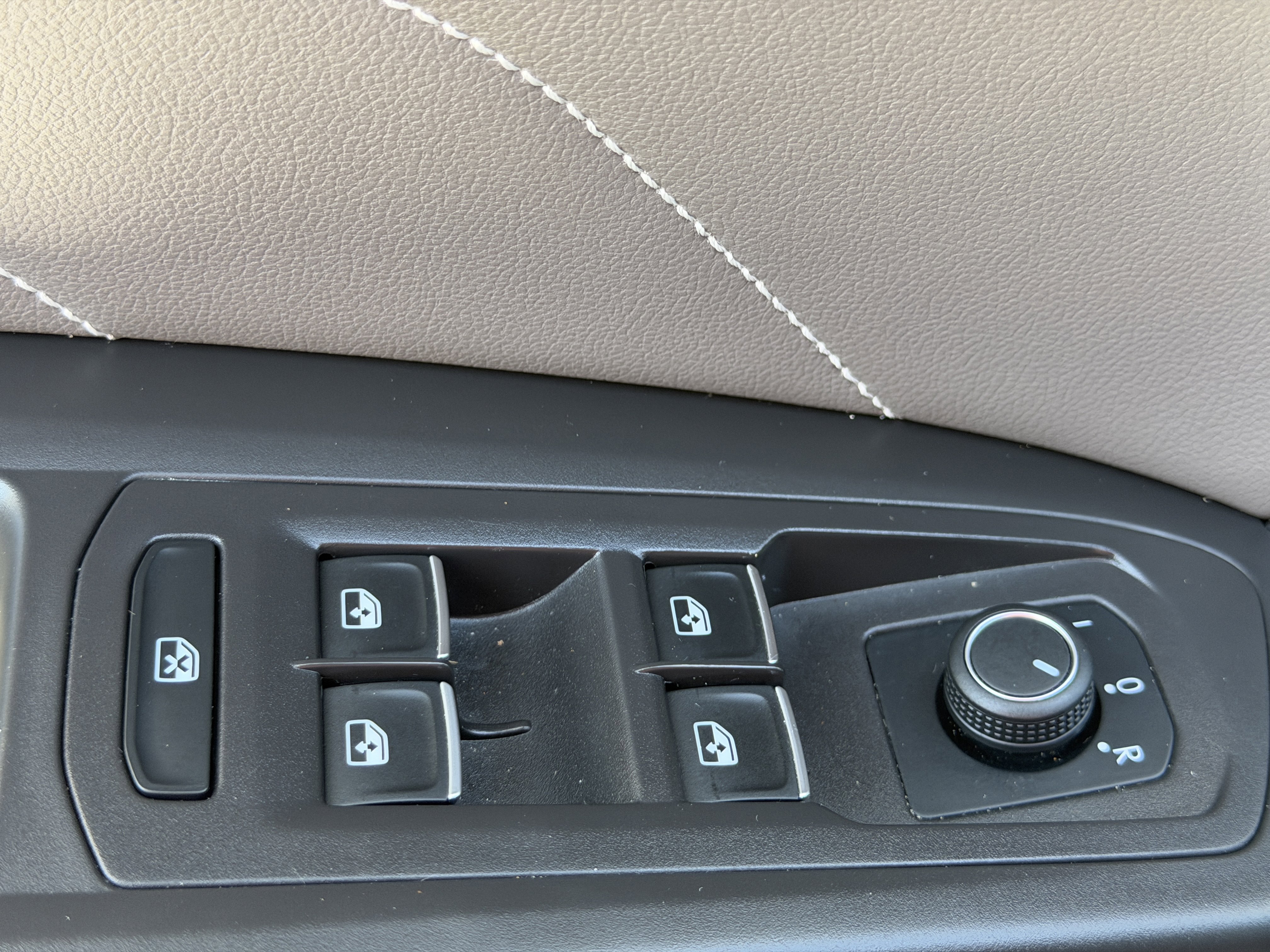 Certified 2023 Volkswagen Atlas Cross Sport SE w/ Panoramic Sunroof Package image 16