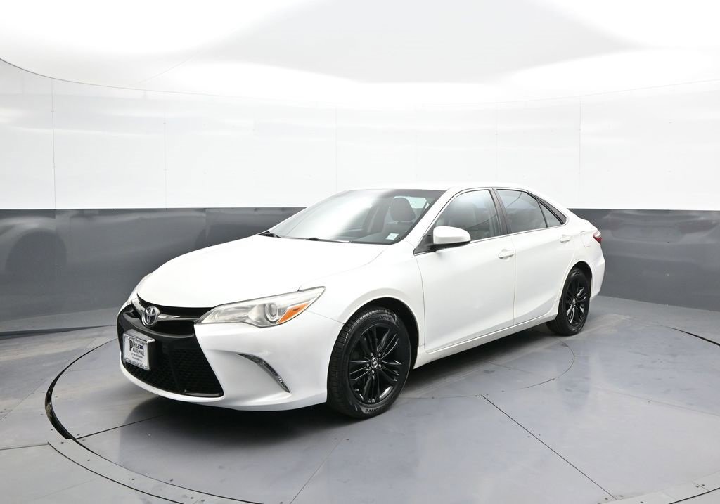 Used 2015 Toyota Camry SE video 1