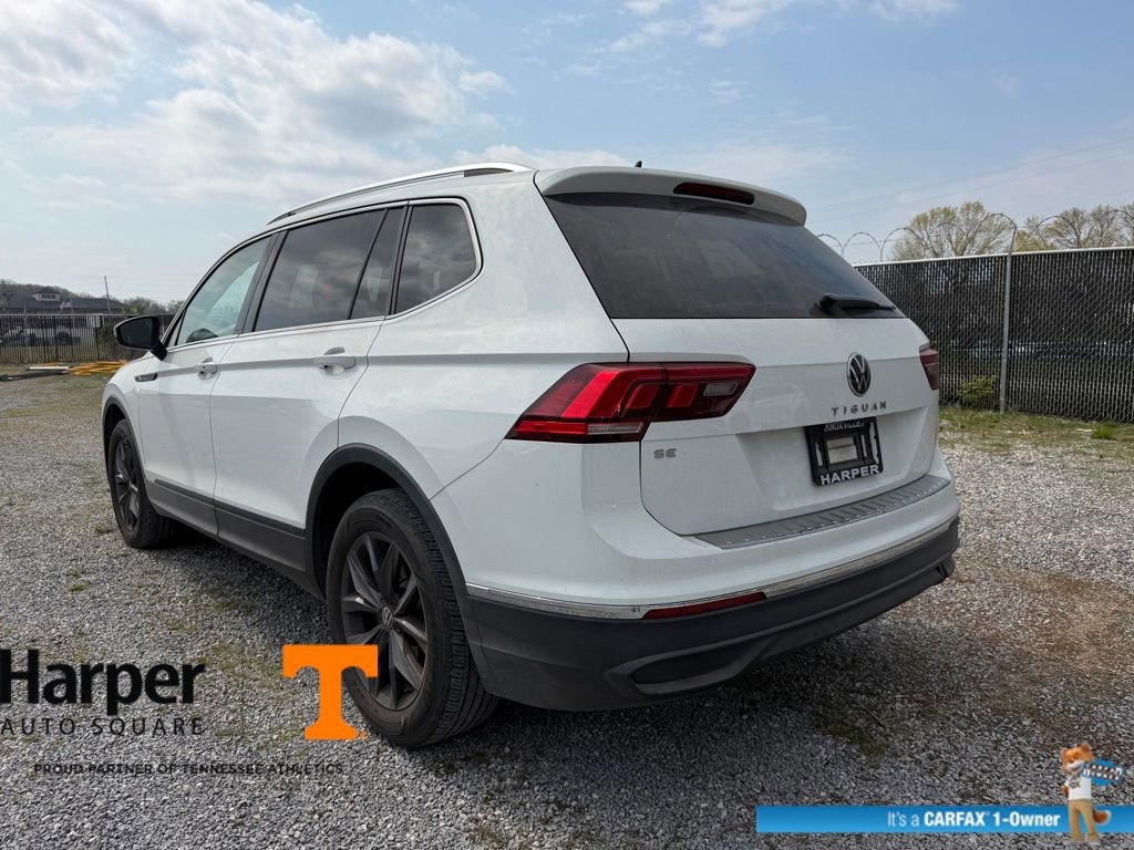 Used 2022 Volkswagen Tiguan SE w/ Panoramic Sunroof Package image 3