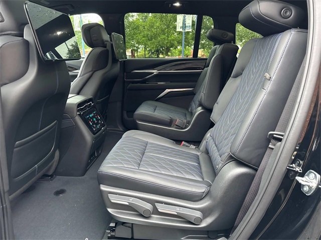 New 2026 Cadillac Escalade IQ Luxury 1 image 13
