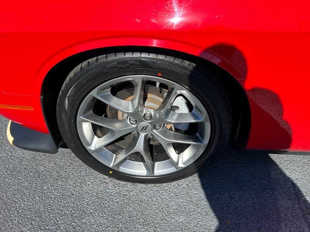 Used 2022 Dodge Challenger GT image 13