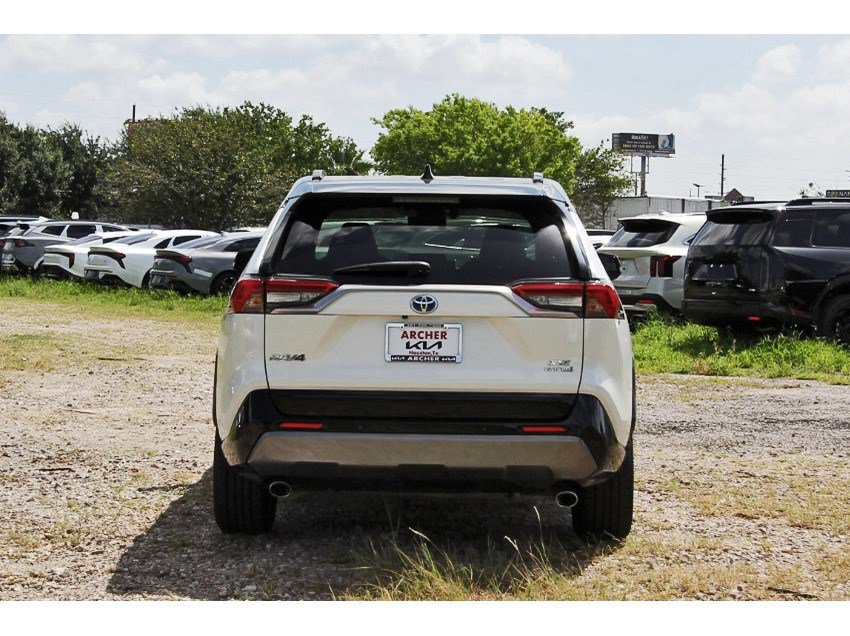 Used 2019 Toyota RAV4 XSE AWD/4WD image 4