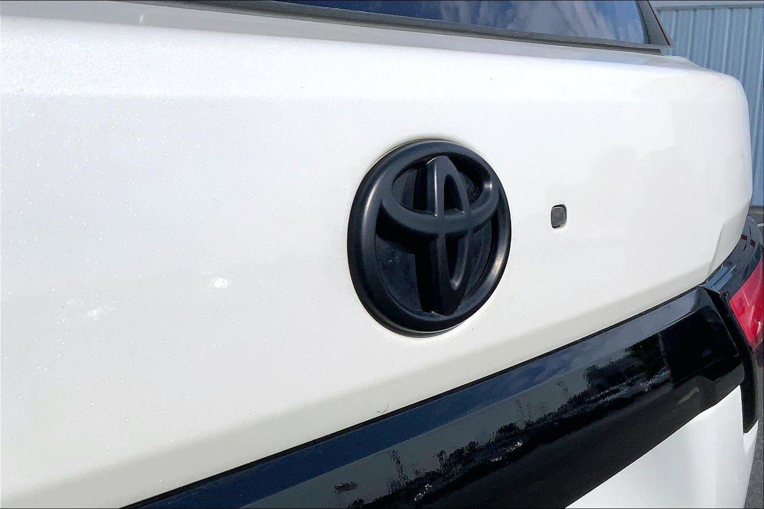 Used 2024 Toyota Sequoia Platinum AWD/4WD image 32