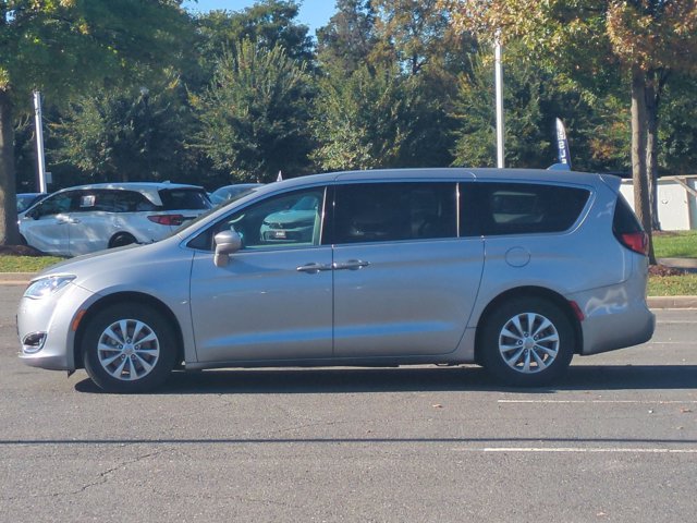 Used 2018 Chrysler Pacifica Touring Plus FWD image 8