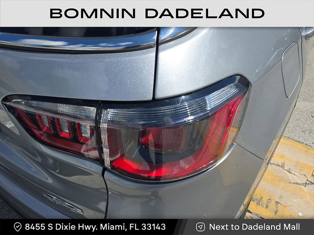 Used 2021 Jeep Compass Latitude image 5