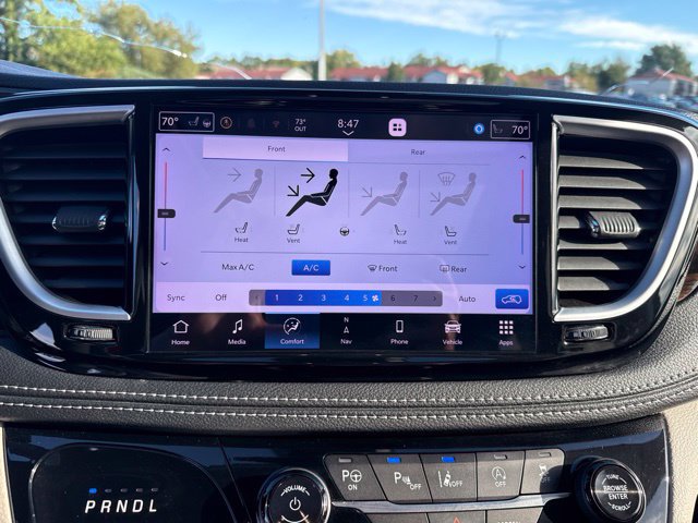 Used 2023 Chrysler Pacifica Limited w/ Uconnect Theater Family Group AWD/4WD image 32