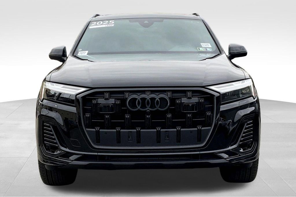 Certified 2025 Audi Q7 2.0T Premium w/ Convenience Plus Package image 3