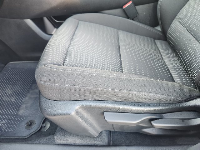 Used 2026 Chevrolet Equinox LT FWD image 25