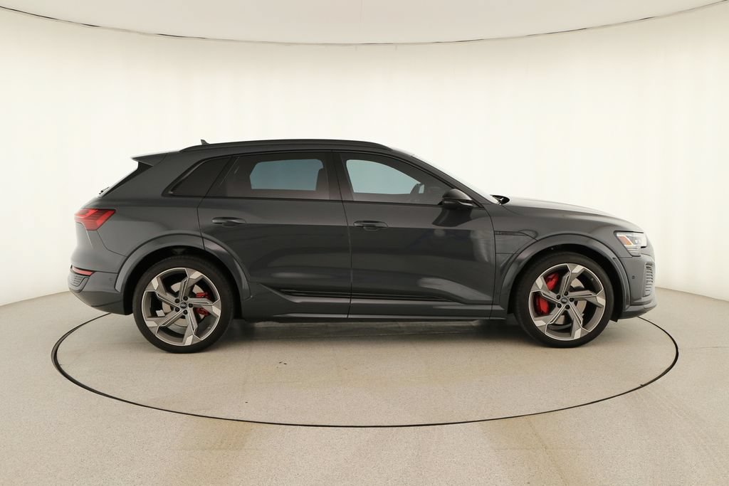 Certified 2024 Audi SQ8 e-tron Premium Plus w/ Black Optic Package AWD/4WD image 8
