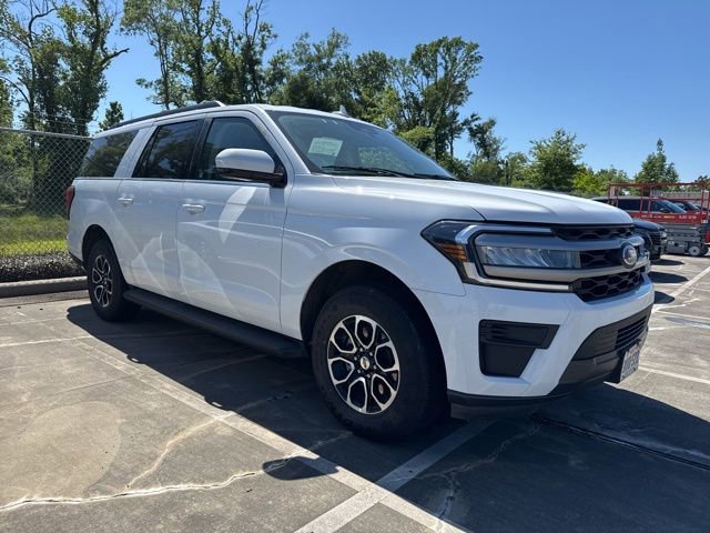 Used 2024 Ford Expedition Max XLT AWD/4WD image 2