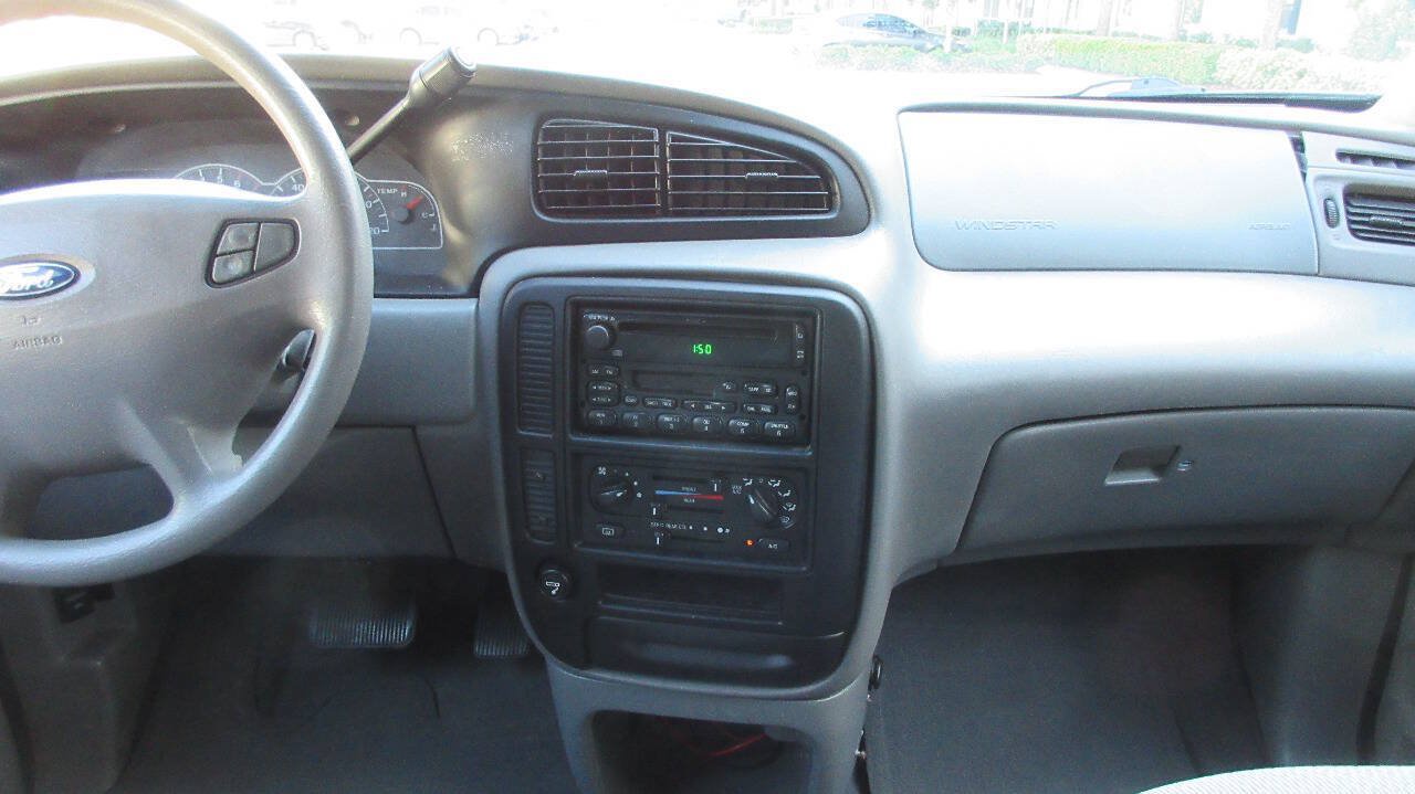 Used 2002 Ford Windstar LX FWD image 32