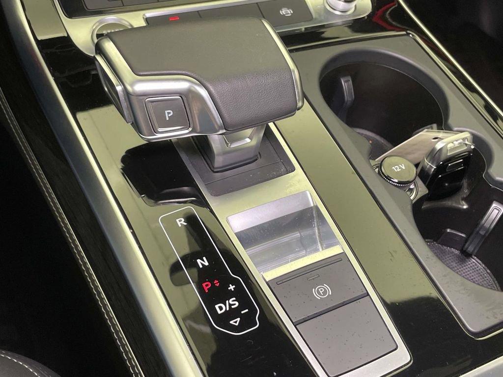 Used 2025 Audi Q7 3.0T Premium Plus image 34
