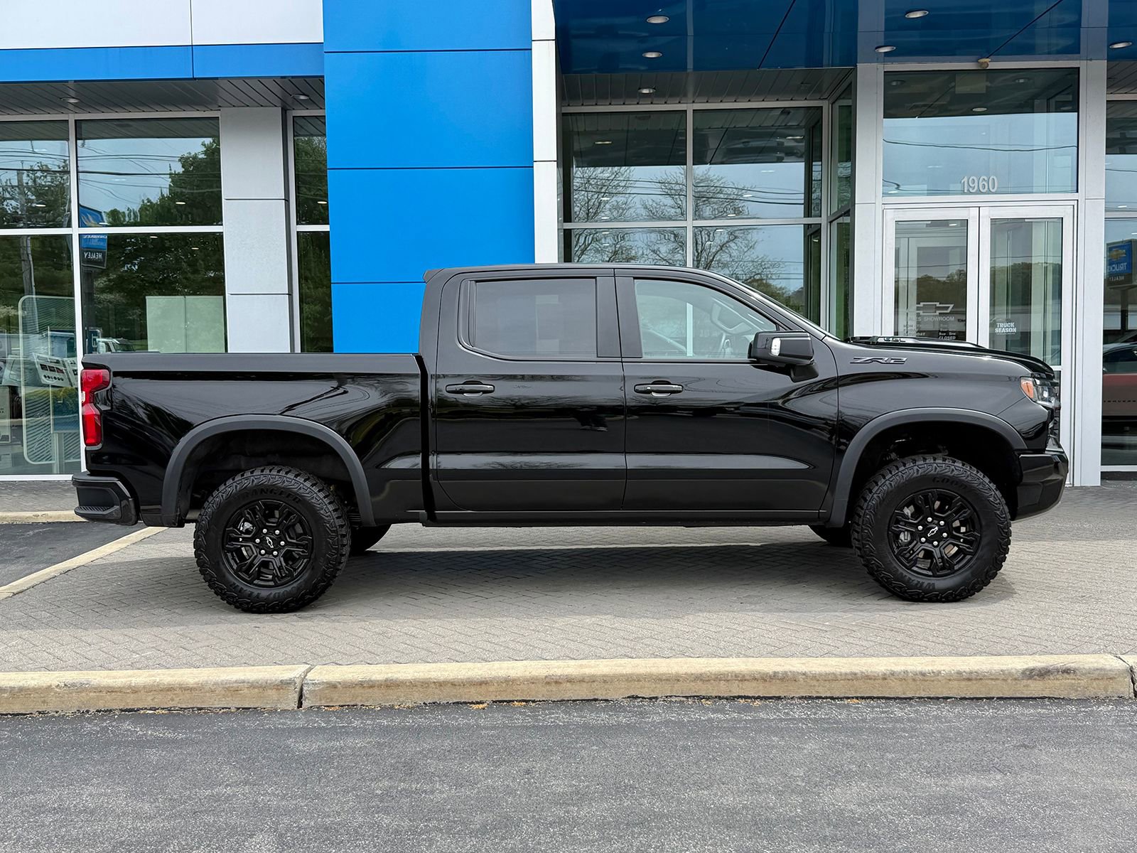 Used 2026 Chevrolet Silverado 1500 ZR2 AWD/4WD image 7