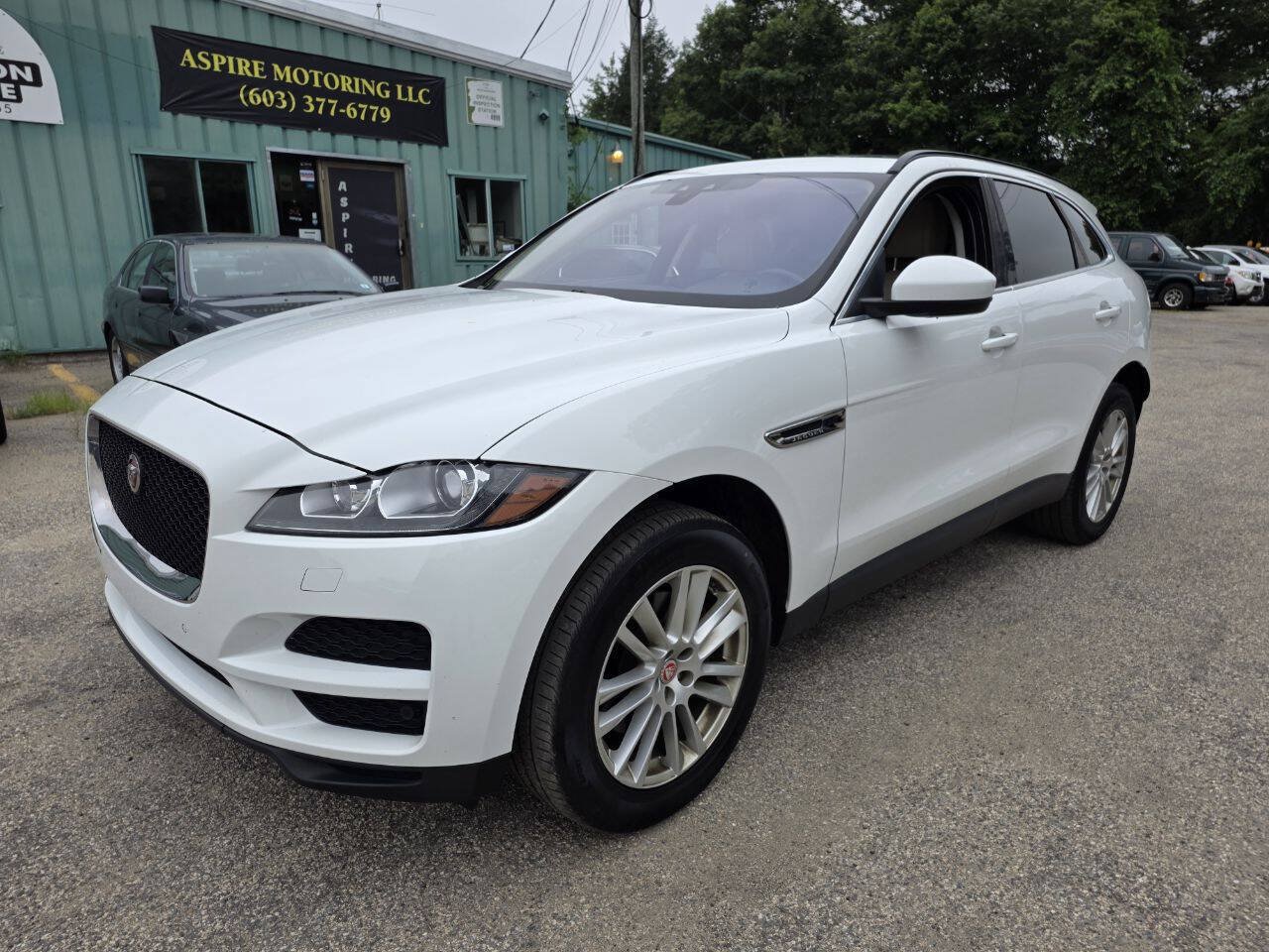 Used 2017 Jaguar F-PACE Prestige AWD/4WD image 3