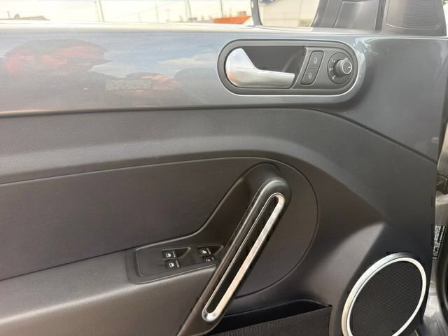 Used 2018 Volkswagen Beetle 2.0T S FWD image 25