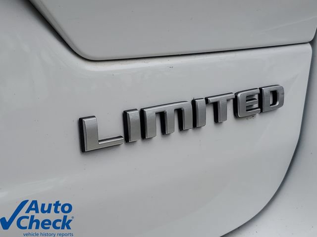 Used 2025 Jeep Grand Cherokee Limited RWD image 9