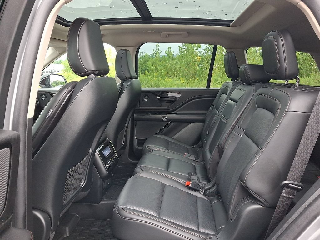 Certified 2023 Lincoln Aviator Reserve w/ Elements Package Plus AWD/4WD image 11