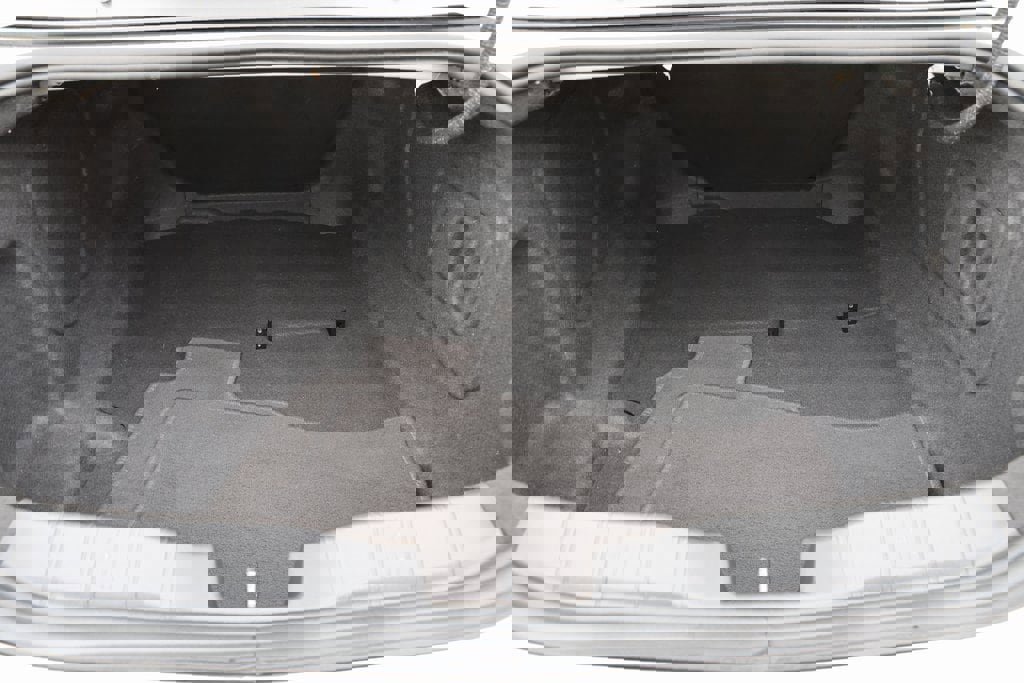 Used 2022 Chevrolet Camaro LT w/ Technology Package image 8