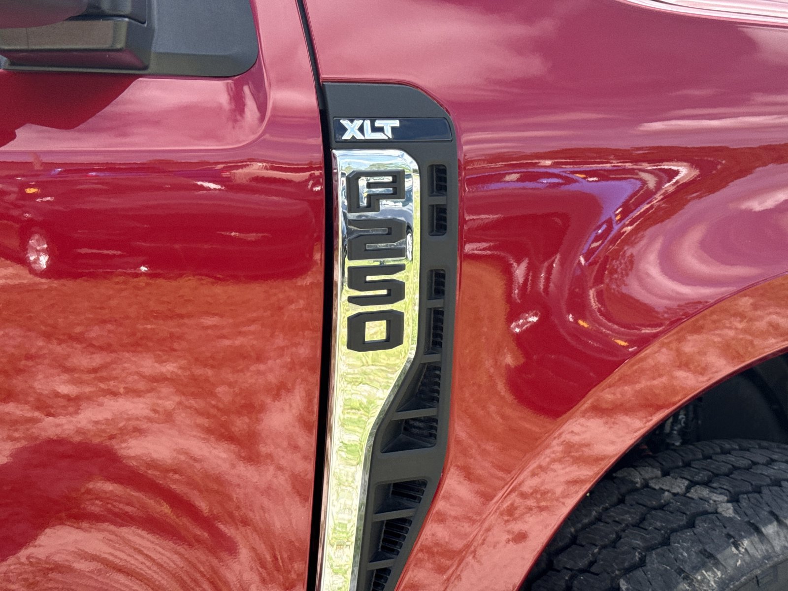 Certified 2024 Ford F250 XLT w/ F-250 >10K GVWR Package AWD/4WD image 13