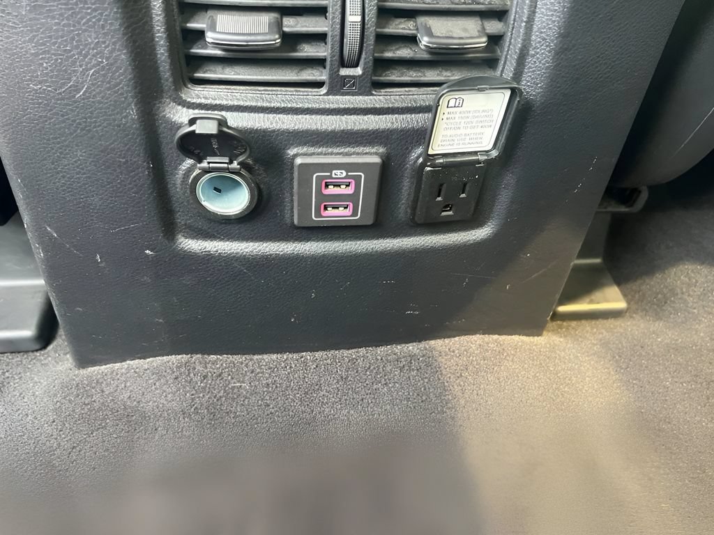 Used 2020 Nissan Titan PRO-4X AWD/4WD image 32
