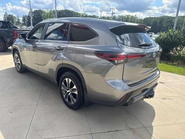 Used 2026 Toyota Highlander XLE AWD/4WD image 5