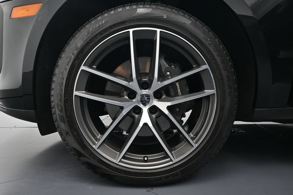Certified 2026 Porsche Macan AWD/4WD image 26