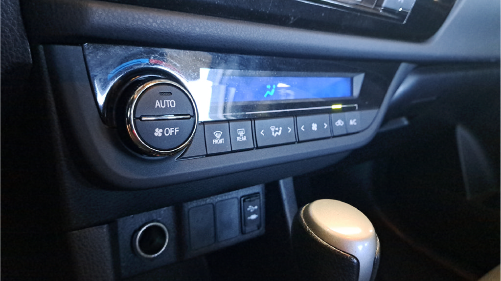 Used 2016 Toyota Corolla S FWD image 34