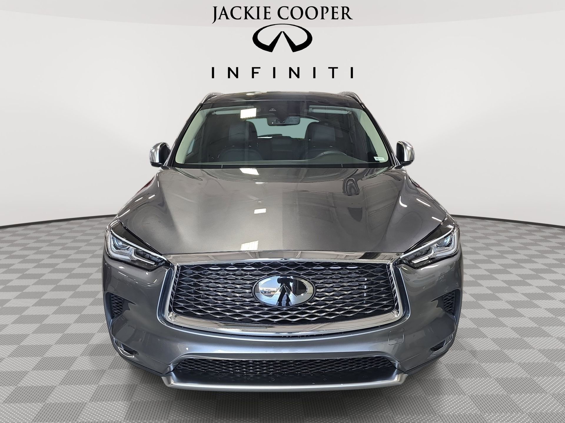 Certified 2025 INFINITI QX50 Luxe w/ Accent Package image 2