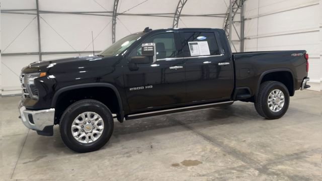 Used 2025 Chevrolet Silverado 2500 LTZ w/ LTZ Convenience Package image 6
