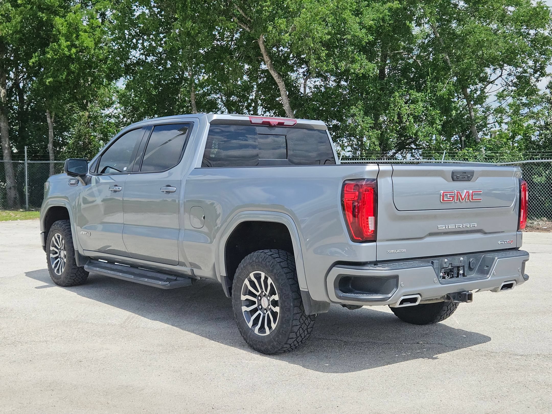 Used 2023 GMC Sierra 1500 AT4 w/ AT4 Premium Package AWD/4WD image 5