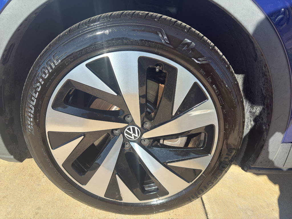 Used 2021 Volkswagen ID.4 Pro S w/ Gradient Package image 17