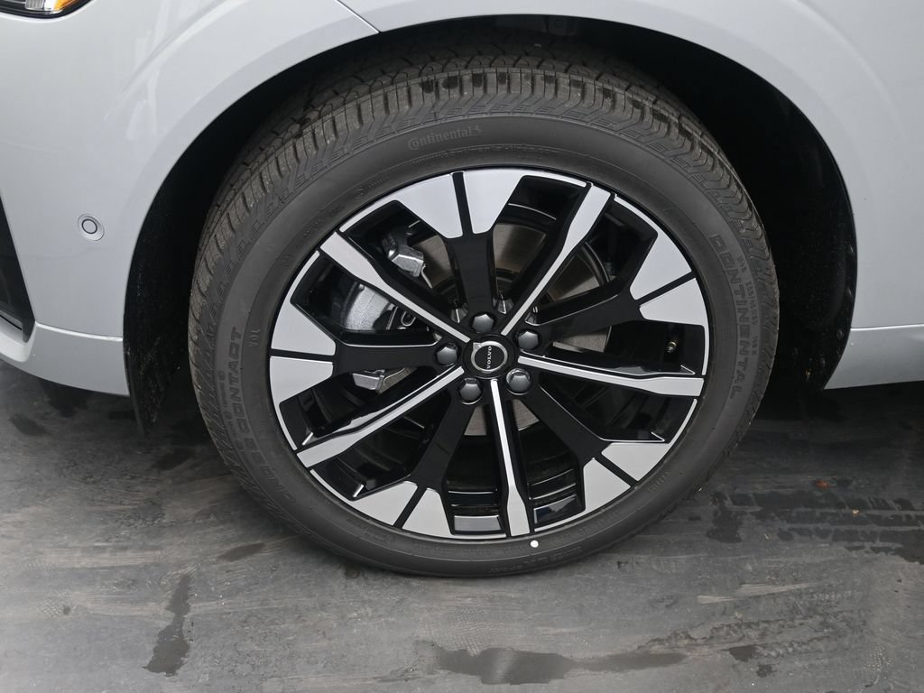 New 2026 Volvo XC60 B5 Plus w/ Protection Package Premier AWD/4WD image 4